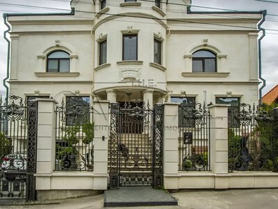 Вдова екснардепа від проросійської партії продає розкішний маєток у Києві