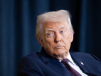 У США опублікували звіт про стан здоров'я Трампа та пояснили, звідки у нього синці на руках