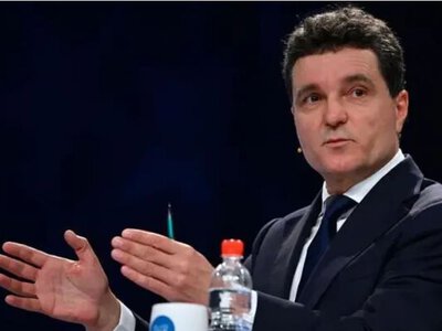 Президент Румунії закликав РФ акуратніше бити по Україні – щоб румуни не страждали