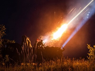 Зенітні підрозділи України знищили 228 з 265 ворожих безпілотників під час атаки.