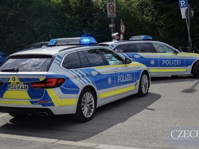 У Німеччині відпочивальники напали на рятувальників та поліцію біля відкритого басейну
