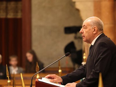 Президент Угорщини оголосив про ігнор вимоги Мадяра – у відставку не піде