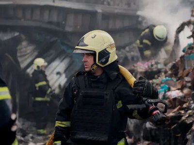 У Дніпрі ліквідували пожежу у відділенні «Нової пошти» після обстрілу