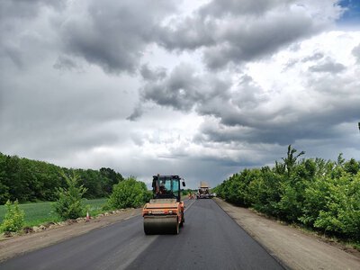 На Миколаївщині призупиняли ремонт доріг через негоду
