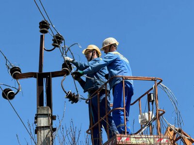 Запорізькі енергетики повідомили про рекордне відновлення світла з початку року