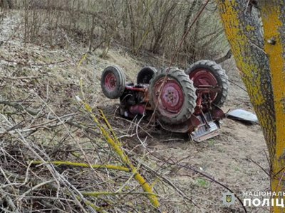 Трагедія на Волині: чоловіків накрило трактором
