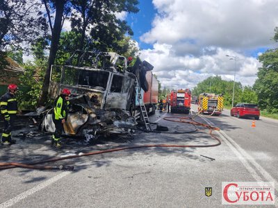 Водій вантажівки з Житомирщини був учасником ДТП, у якій загинули жінка і 12‑річна дівчинка