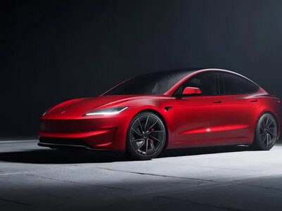 Tesla може випустити довгоочікувану Model 3 Plaid: що відомо зараз