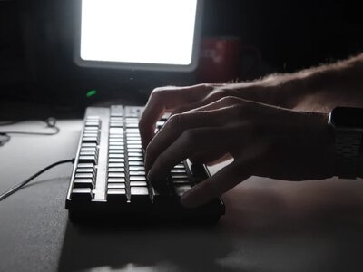 Банк заблокував чеху переказ 300000 крон шахраям: вони отримали лише третину