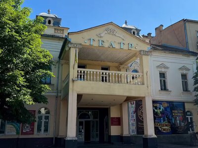 Прем’єра, казки та комедії: що покажуть у Мукачівському драмтеатрі в червні