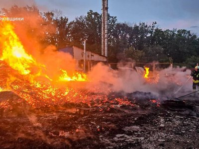 Росіяни атакували безпілотниками цивільне підприємство на Харківщині