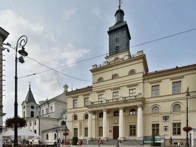 З Люблінської ратуші зняли прапор України через указ Зеленського