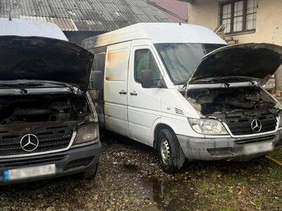 Вогнеборці Виноградова рятували два мікроавтобуси — PMG.ua