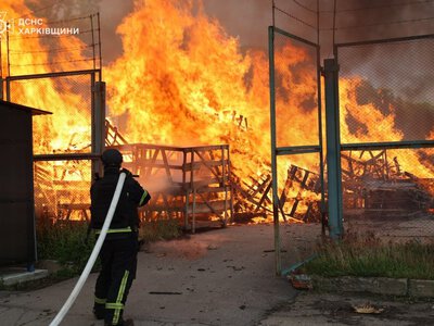 Пошкоджені багатоповерхівки та лікарні: наслідки нічної атаки росії