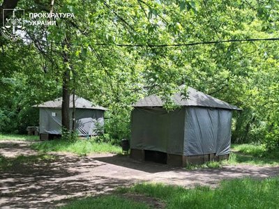 На березі річки у Харкові незаконно здавали в оренду альтанки: подробиці
