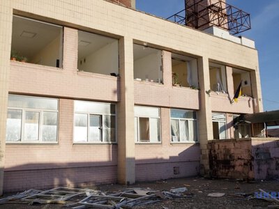 У Києві через масовану атаку росіян пошкоджені п’ять медзакладів