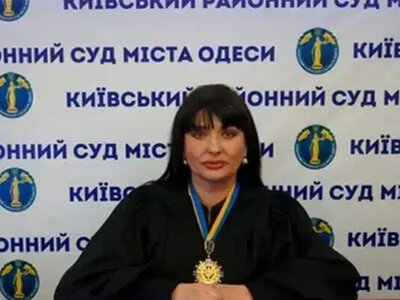 Одеську суддю звільнили через три місяці після засудження за хабар