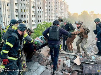 Щонайменше 17 людей загинули та сотні отримали поранення внаслідок російських ударів по Україні 2 червня