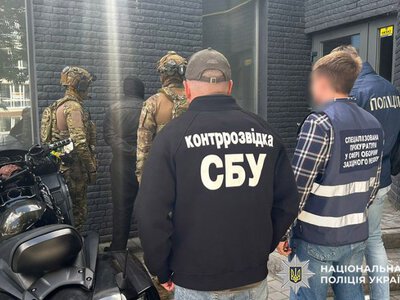 Фальшива інвалідність за 20 тисяч доларів: на Хмельниччині затримали організатора схеми