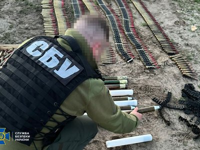Вивозили зброю з фронту для продажу: у Краматорську затримали військових (фото)