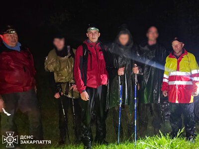 У Карпатах врятували трьох заблукалих чоловіків, які злякалися ведмедя