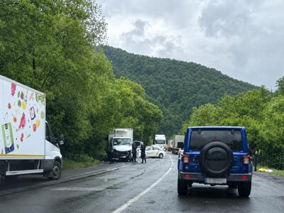 На Мукачівщині сталася ДТП за участі двох автомобілів - загинув 17-річний юнак, троє постраждали