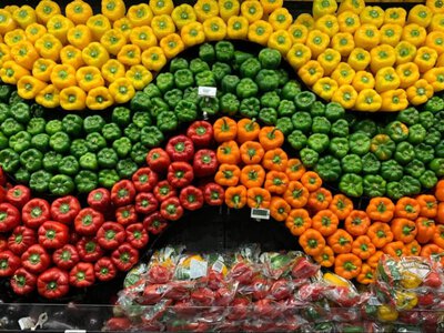Що вигідніше купувати за кордоном: порівняння цін на продукти в Україні та Німеччині (Відео)
