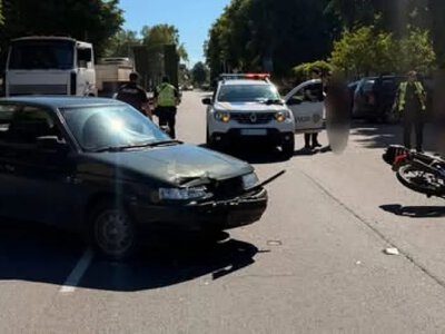 У Лохвиці зіткнулися автомобіль і мотоцикл