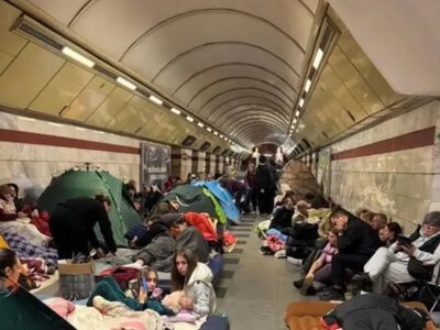 У Києві хочуть заборонити намети й матраци в метро під час повітряних тривог