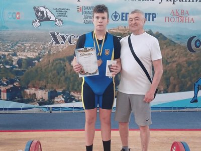  Спортсмен із Чорнобаївської громади увійшов до трійки призерів Чемпіонату України з важкої атлетики 