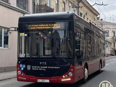 У Чернівцях нагадали про літні умови проїзду для учнів і студентів у громадському транспорті