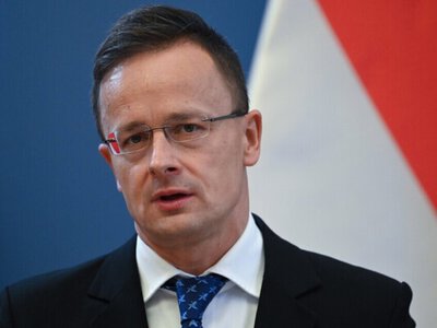 Уряд Угорщини масовано звільняє чиновників МЗС, які працювали з Сіярто