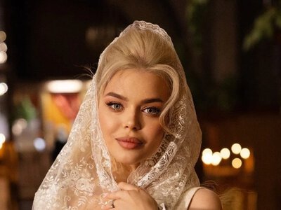 Тепер офіційно: Білик показала, як хрестила сина Гросу. Ніжні фото