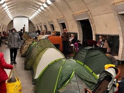 У Києві розгорівся скандал через намети в метро під час повітряних тривог