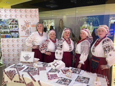 Вишивку картин із бузком та хусток на чотири кути внесли до переліку культурної спадщини на Рівненщині