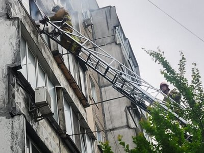 Через кинутий нa бaлкон недопалок у Вінниці в багатоповерхівці сталася пожежа