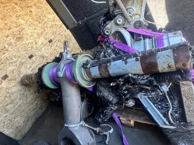 Закарпатські митники зупинили контрабанду деталі для військового літака