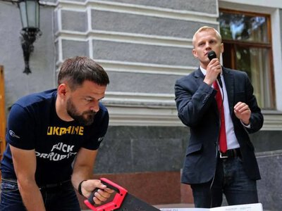 Grant Watch Ukraine Стоп-паразит розкрив 10 відносно чесних способів крадіжки коштів міжнародної допомоги активістами