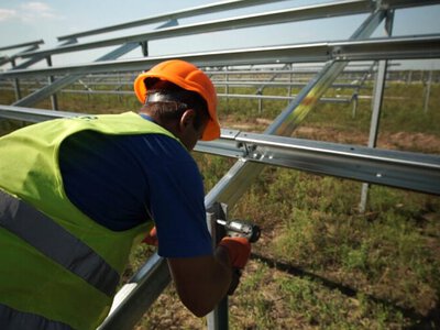 Норвезька сонячна станція на Київщині пережила повномасштабну війну і окупилась — як це вдалося