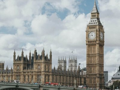 Скільки грошей витрачають українці у Лондоні – вражаюче порівняння з Києвом (Відео)