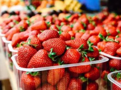 В Україні другий тиждень поспіль знижуються ціни на полуницю