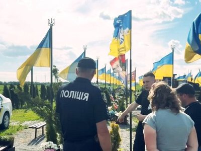 Викрала квіти з могили Героя України Олексія Меся