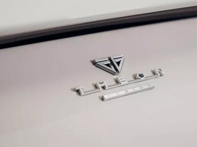 Theon Design: як за 6000 годин перетворити Porsche 911 на вуглепластиковий шедевр