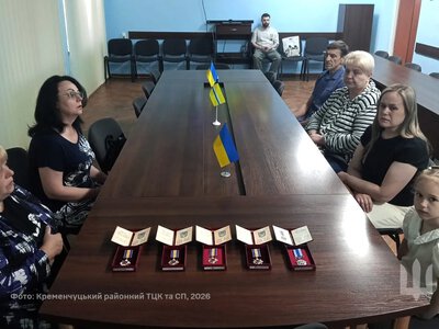 Президент посмертно нагородив воїнів з Кременчуччини