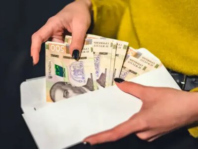 Як отримати до 2 500 гривень грошової допомоги- На пенсії