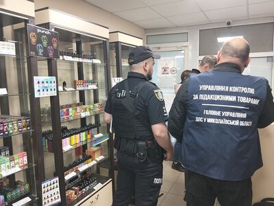 На Миколаївщині викрили мережу магазинів із незаконним продажем тютюнової продукції та рідин для вейпів