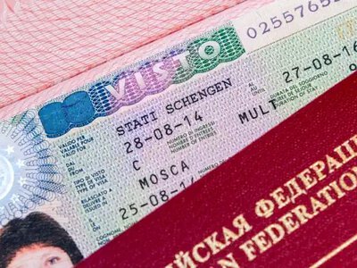 Одинадцять європейських країн закликали Єврокомісію суттєво посилити обмеження на видачу шенгенських віз громадянам росії через продовження війни проти України