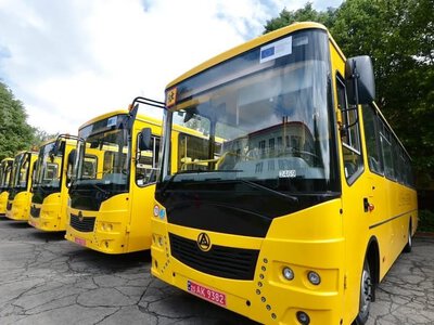 На Вінниччині громади отримали ще 6 інклюзивних шкільних автобусів