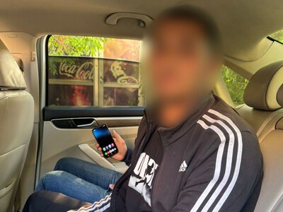 Вирвав телефон у людини з інвалідністю – копи впіймали грабіжника у Харкові