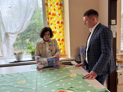 Ірпінська громада передала текстиль для пошиття адаптивного одягу та білизни для військових